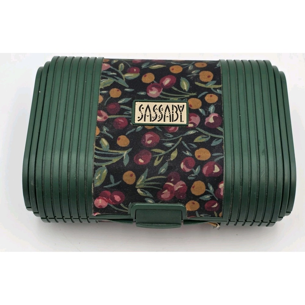 SASSABY Small Hunter Green Cherry Makeup Case Vintage Model 110 90's T2